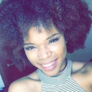 Meet your Posher, Mia